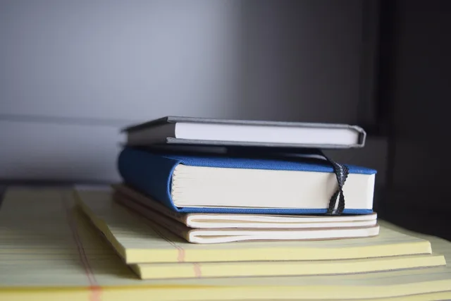books, office, notepad, stacked, desk, corporate, document, paper, business, books, corporate, document, document, document, document, document. Confrontare archiviazione e gestione completa dei documenti